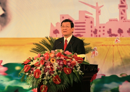 ປະທານ ເຈືອງເຕີນຊາງ ເຂົ້າຮ່ວມພິທີລະນຶກ 65 ປີ ແຫ່ງວັນລຸງໂຮ່ ໄປຢ້ຽມແຂວງ ແທນ​ຮວາ